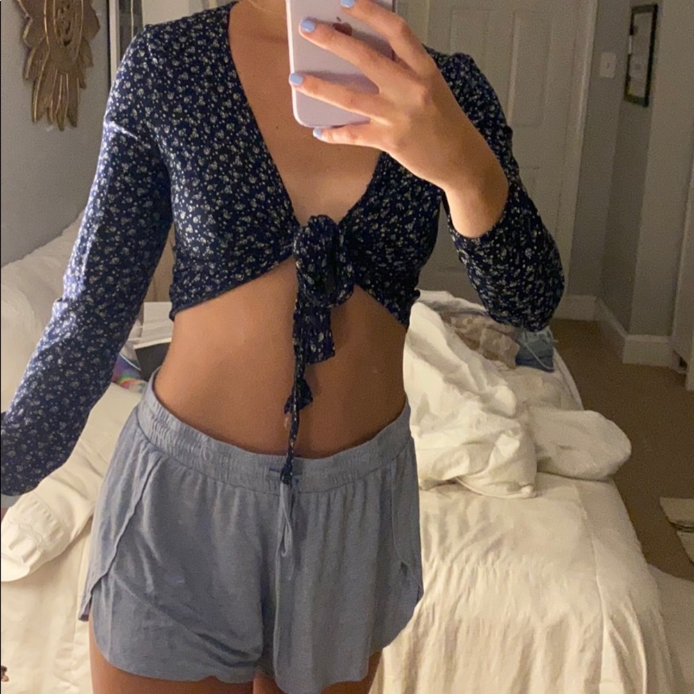 PacSun front tie crop top
